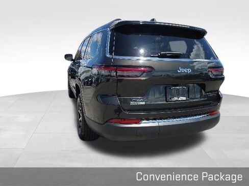 Used 2023 Jeep Grand Cherokee L Limited AWD/4WD image 19
