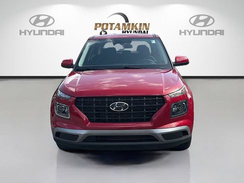Certified 2023 Hyundai Venue SE FWD image 2