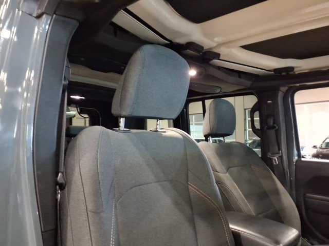 Used 2024 Jeep Wrangler Unlimited w/ Convenience Group AWD/4WD image 22