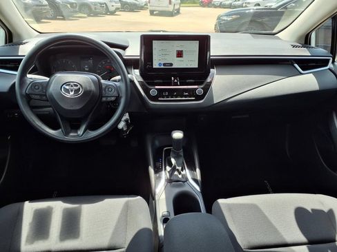 Used 2025 Toyota Corolla LE FWD image 9