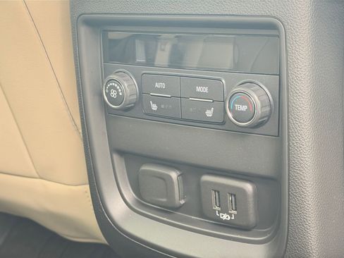 Used 2020 Buick Envision Essence w/ Experience Buick Package image 17