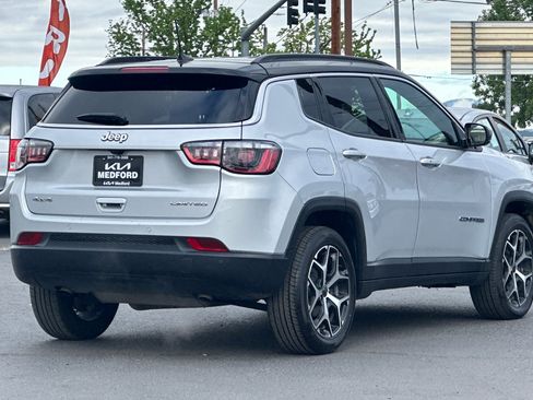 Used 2025 Jeep Compass Limited AWD/4WD image 4