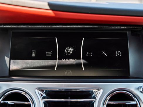 Used 2020 Rolls-Royce Wraith image 65