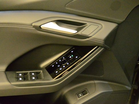 Certified 2025 Audi Q6 e-tron Premium w/ Convenience Package image 25