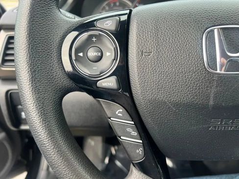 Used 2017 Honda Accord EX image 38