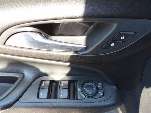 Used 2020 Chevrolet Equinox LT FWD image 13