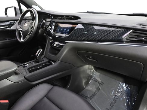 Certified 2025 Cadillac XT6 Premium Luxury image 15