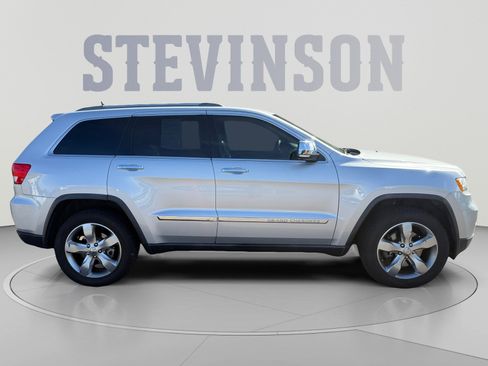 Used 2011 Jeep Grand Cherokee Overland AWD/4WD image 6