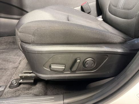 Used 2025 Hyundai Tucson SEL FWD image 13