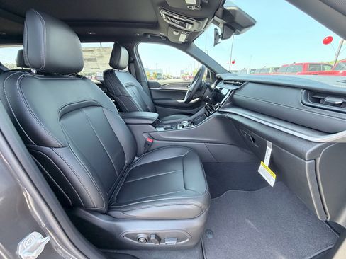 New 2026 Jeep Grand Cherokee L Limited RWD image 25