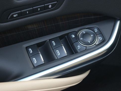 Used 2024 Cadillac XT4 Premium Luxury FWD image 13