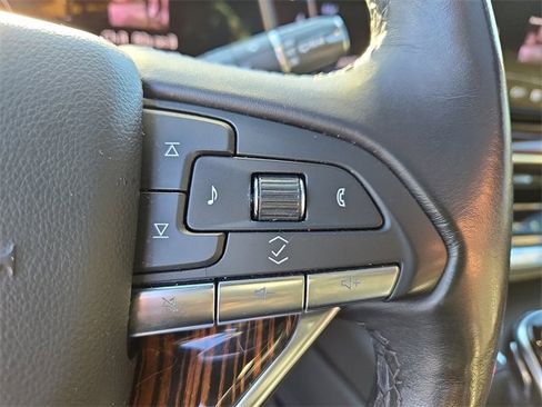 Used 2021 Cadillac Escalade ESV Premium Luxury image 23