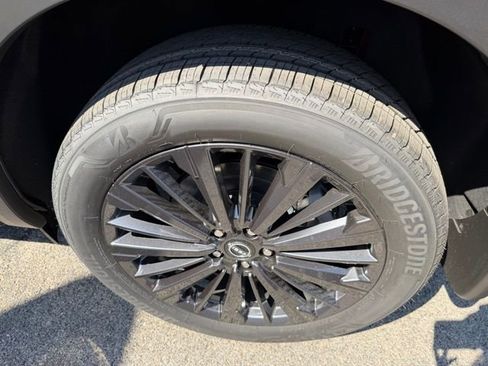 New 2026 Nissan Pathfinder SL w/ SL Premium Package image 10