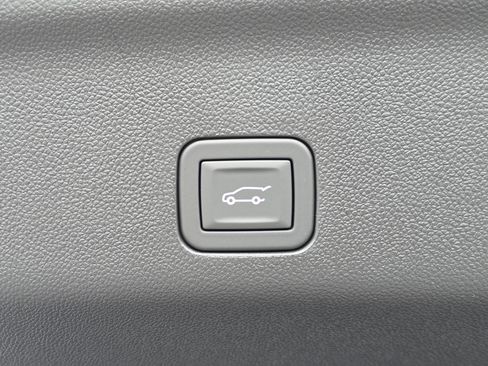 New 2026 Chevrolet Suburban Premier AWD/4WD image 16