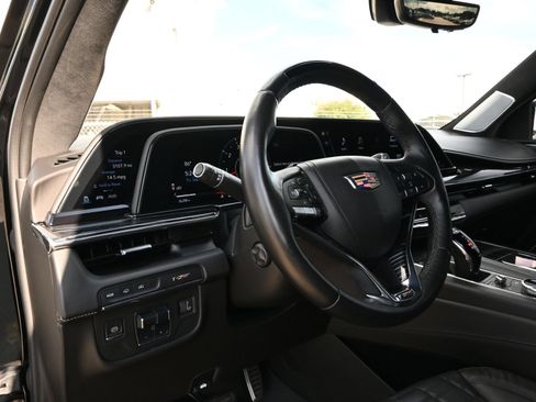 Used 2023 Cadillac Escalade V AWD/4WD image 18