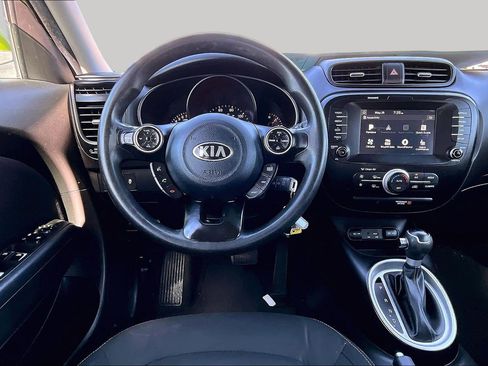 Used 2018 Kia Soul + FWD image 5