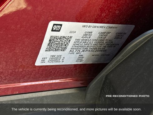 Used 2025 Chevrolet Trax RS w/ Sunroof Package FWD image 17