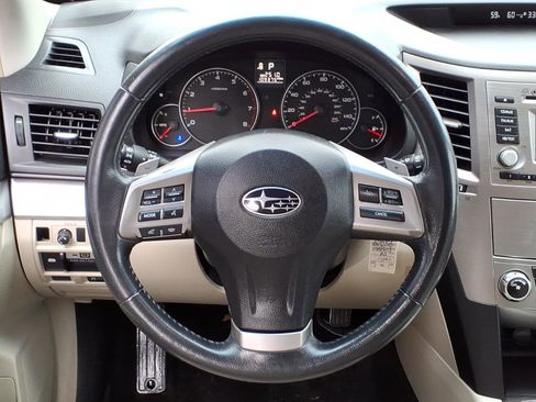 Used 2014 Subaru Outback 2.5i Premium image 19