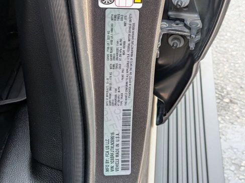 Used 2020 RAM 1500 Laramie AWD/4WD image 23