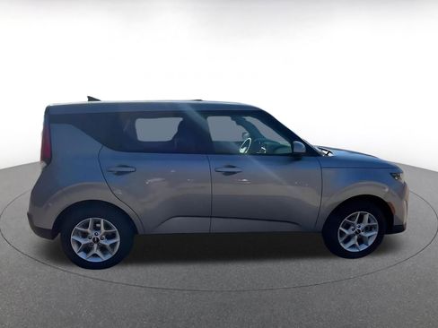 Used 2025 Kia Soul LX w/ LX Technology Package image 16