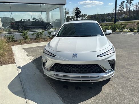 Used 2024 Buick Envista Avenir image 3