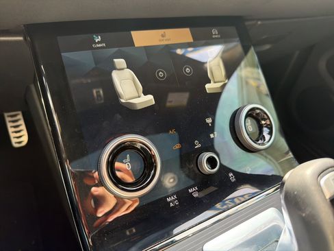 Used 2023 Land Rover Range Rover Evoque R-Dynamic SE image 49