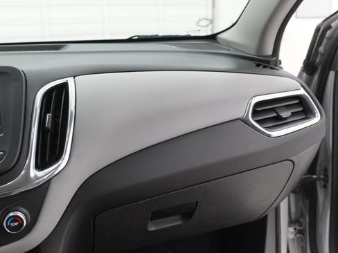 Used 2022 Chevrolet Equinox LS FWD image 23