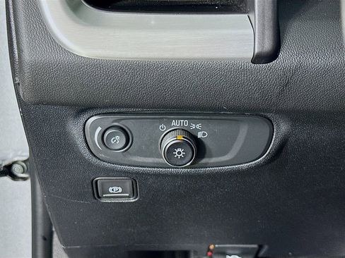 Used 2024 GMC Terrain SLE FWD image 21
