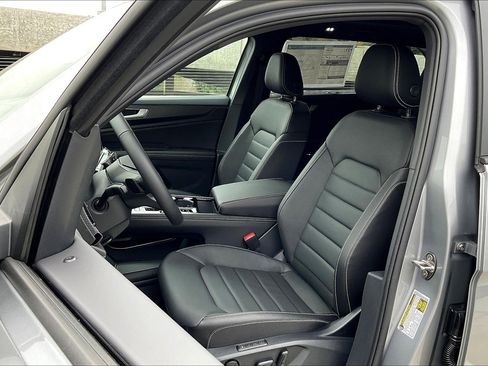 New 2025 Volkswagen Atlas Cross Sport SEL R-Line image 8