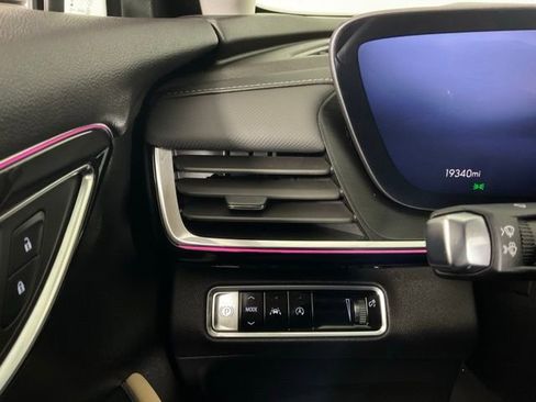 Used 2024 Buick Envision Preferred image 28