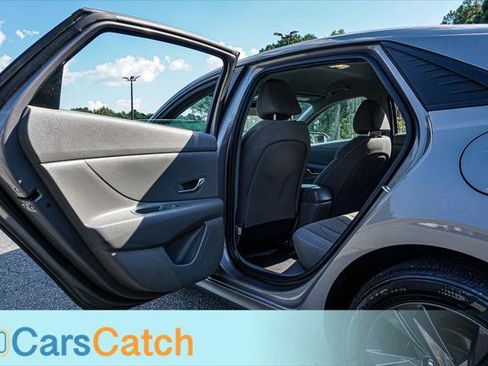 Used 2021 Hyundai Elantra SEL FWD image 32