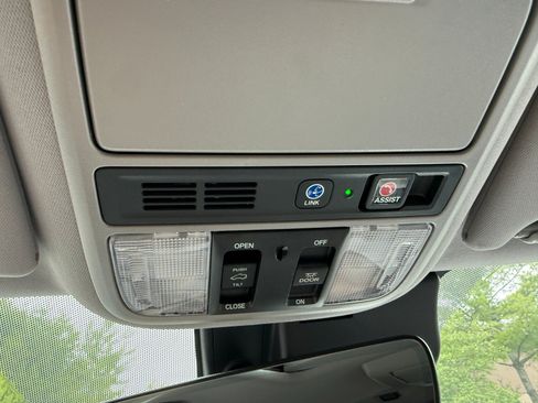 Used 2021 Honda Pilot Touring image 35