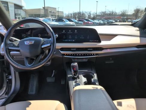 Used 2025 Cadillac XT4 Premium Luxury FWD image 26