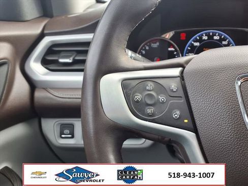 Used 2023 GMC Acadia SLT w/ Technology Package image 16