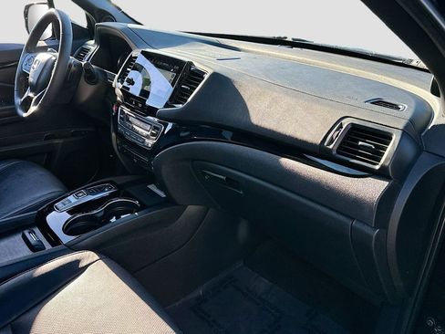 Used 2022 Honda Pilot Black Edition image 32