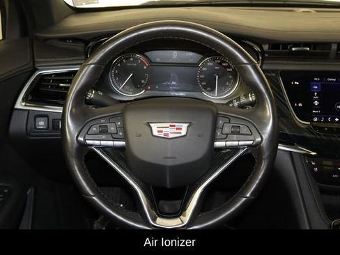Used 2020 Cadillac XT6 Premium Luxury FWD image 7