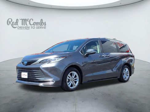 Used 2025 Toyota Sienna Limited AWD/4WD image 1