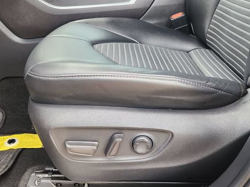 Used 2023 Toyota Highlander XSE FWD image 23