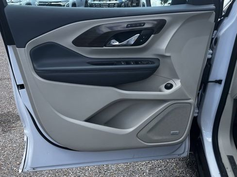 Used 2023 GMC Terrain Denali w/ Denali Premium Package image 13