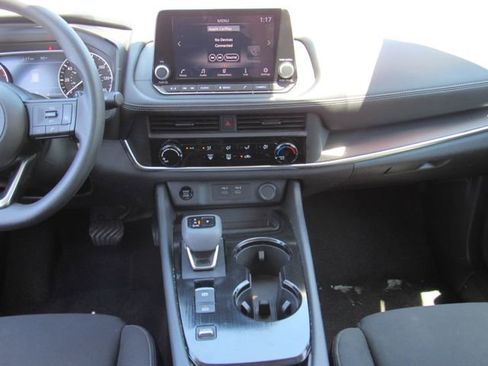 Used 2024 Nissan Rogue S FWD image 18