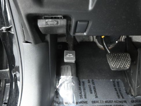 Used 2014 INFINITI Q60 Convertible w/ Premium Package image 35