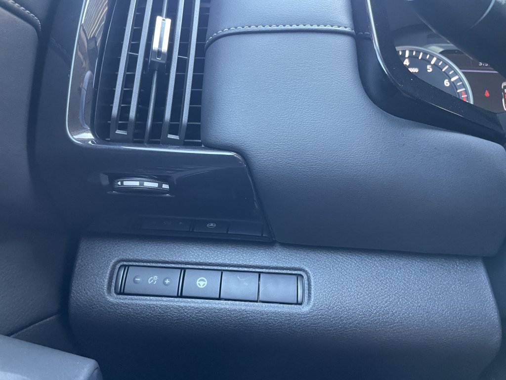Used 2024 Nissan Pathfinder SV w/ Lighting Package (N92) FWD image 28