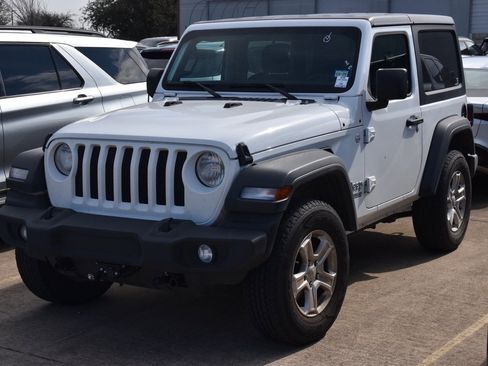 Used 2020 Jeep Wrangler Sport image 2