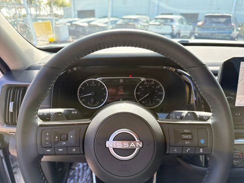 Certified 2025 Nissan Pathfinder SL image 20