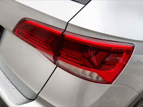 Used 2022 Volkswagen Taos SEL image 29