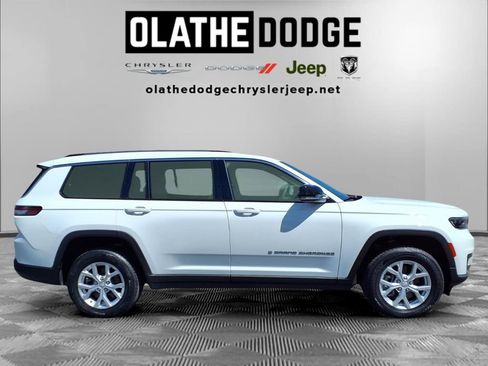 Used 2023 Jeep Grand Cherokee L Limited AWD/4WD image 30