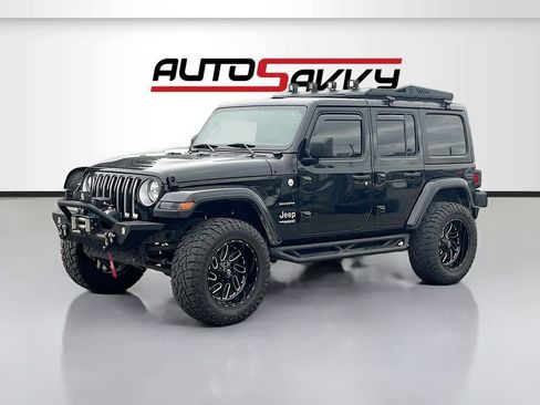 Used 2020 Jeep Wrangler Unlimited Sahara AWD/4WD image 3