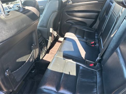 Used 2017 Jeep Grand Cherokee Limited image 12