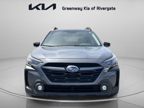 Used 2024 Subaru Outback Premium AWD/4WD image 2