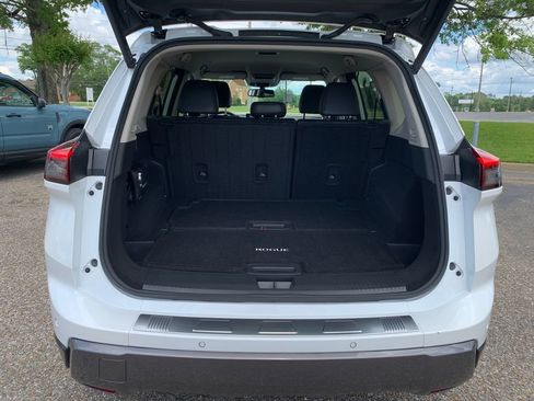 Used 2025 Nissan Rogue SL FWD image 8